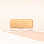 Chanel 2.55 shoulder bag in white quilted leather - DETAIL 2
