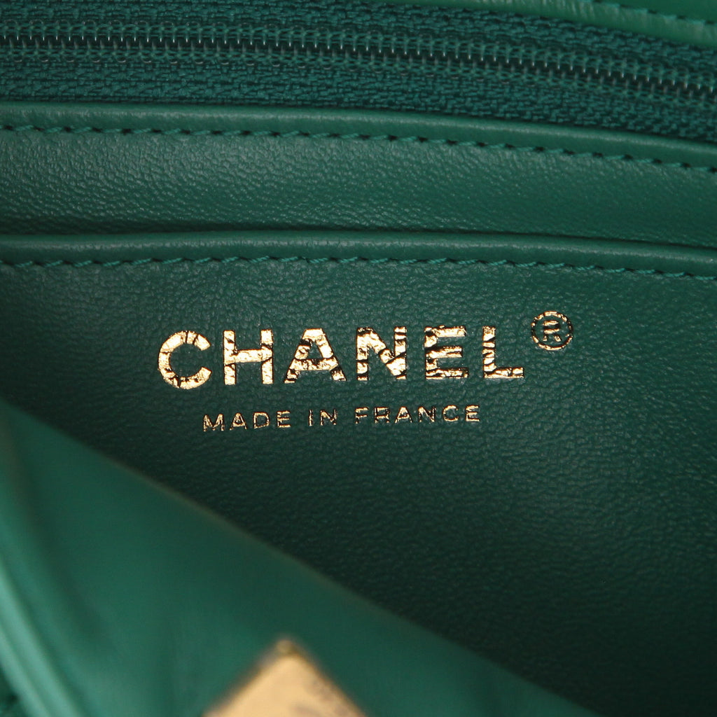 Chanel 2.55 small model shoulder bag in green quilted leather - DETAIL 2