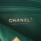 Chanel 2.55 small model shoulder bag in green quilted leather - DETAIL 2