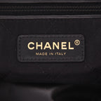 Chanel 22 small model handbag in black leather - DETAIL 2