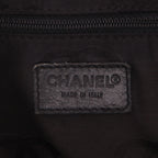 Chanel Boston handbag in black leather - DETAIL 2