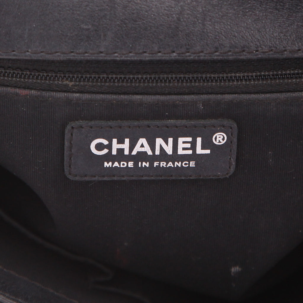 Chanel Boy large model shoulder bag in black quilted leather - DETAIL 2