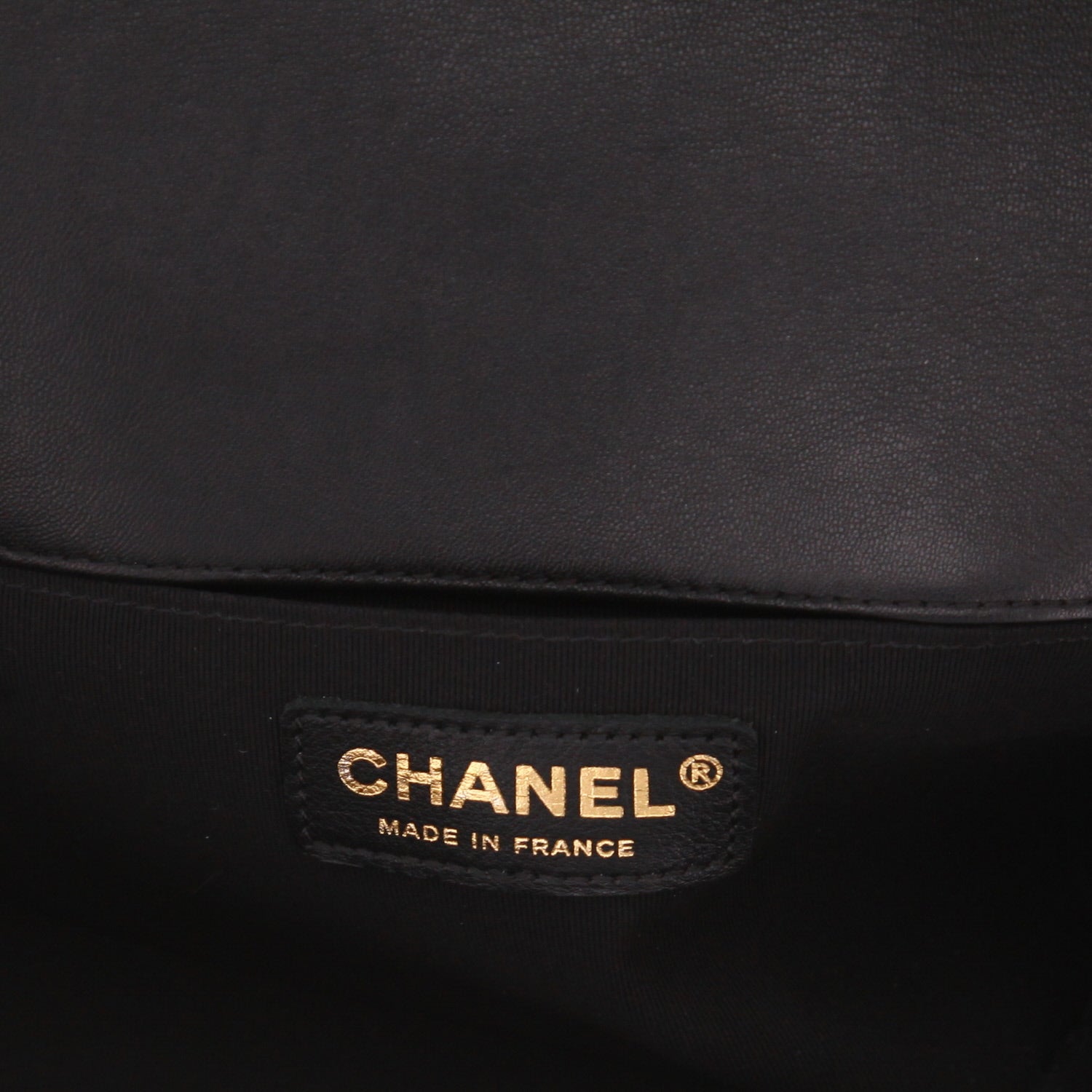 Chanel Boy shoulder bag in black and gold braided leather - DETAIL 2