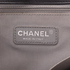 Chanel Boy large model shoulder bag in black leather - DETAIL 2