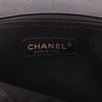Chanel Boy large model shoulder bag in black quilted leather - DETAIL 2