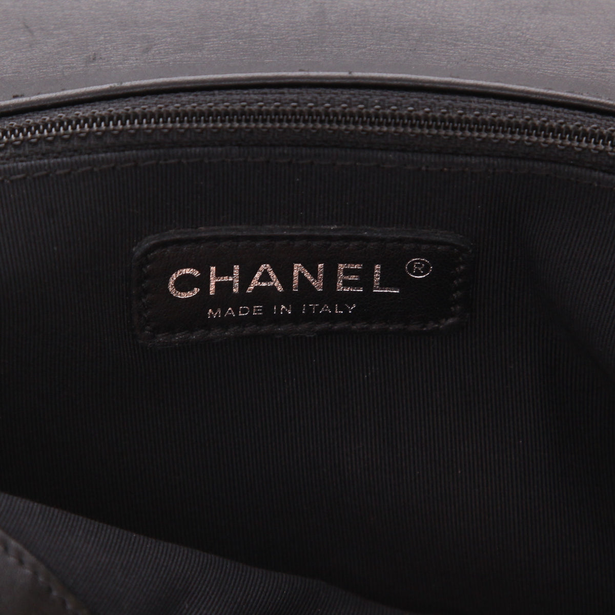 Chanel Boy large model shoulder bag in black quilted leather - DETAIL 2