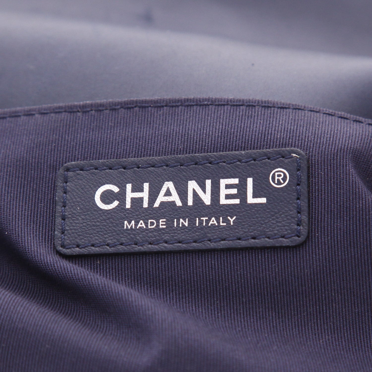 Chanel Boy shoulder bag in blue leather - DETAIL 2
