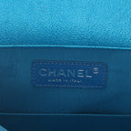 Chanel North South Boy shoulder bag in blue quilted leather - DETAIL 2