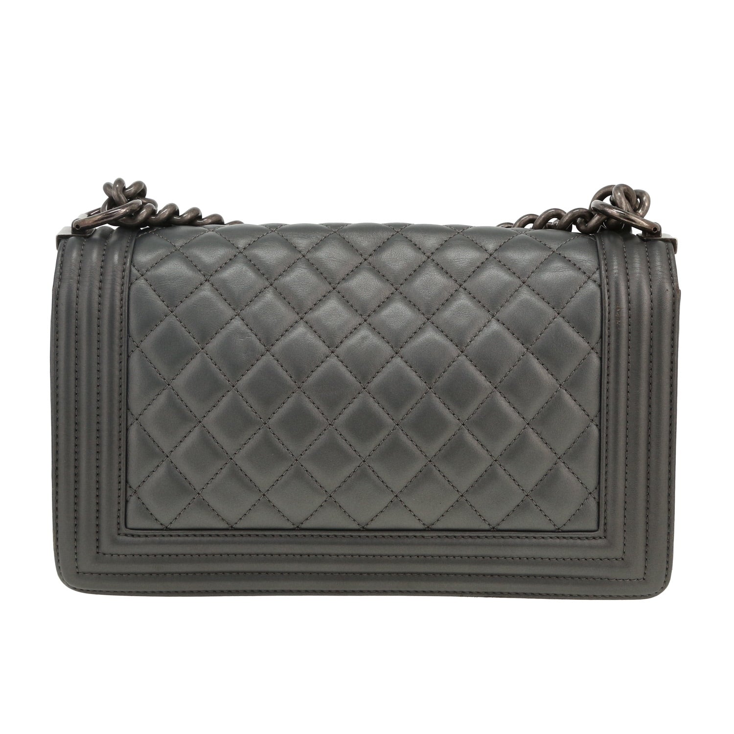 Chanel Boy shoulder bag in grey metallic quilted leather - DETAIL 2