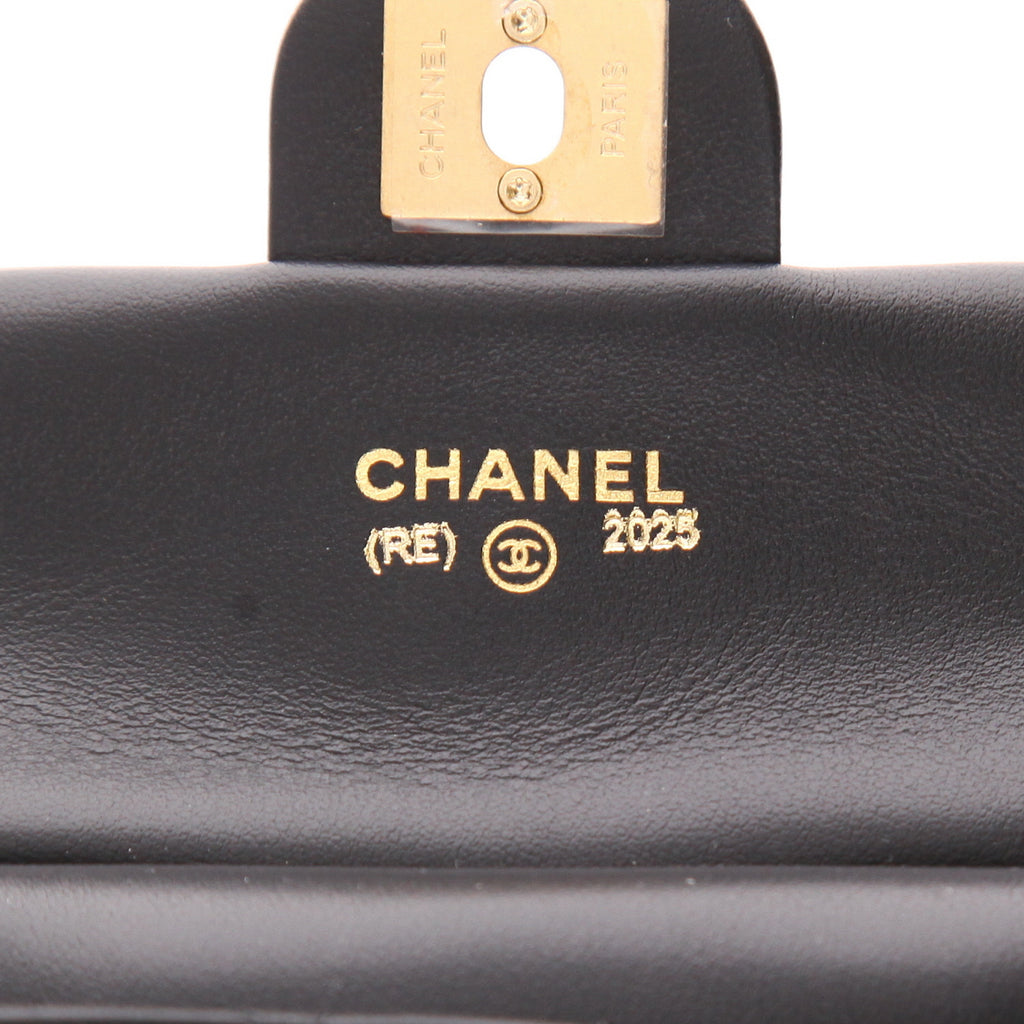 Chanel Chain Pouch mini shoulder bag in black quilted leather - DETAIL 2