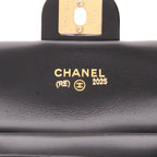 Chanel Chain Pouch mini shoulder bag in black quilted leather - DETAIL 2
