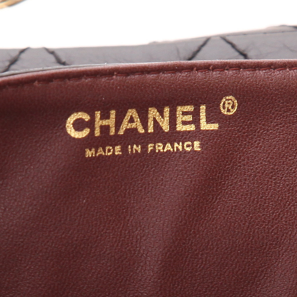 Chanel 2.55 handbag in black quilted leather - DETAIL 2