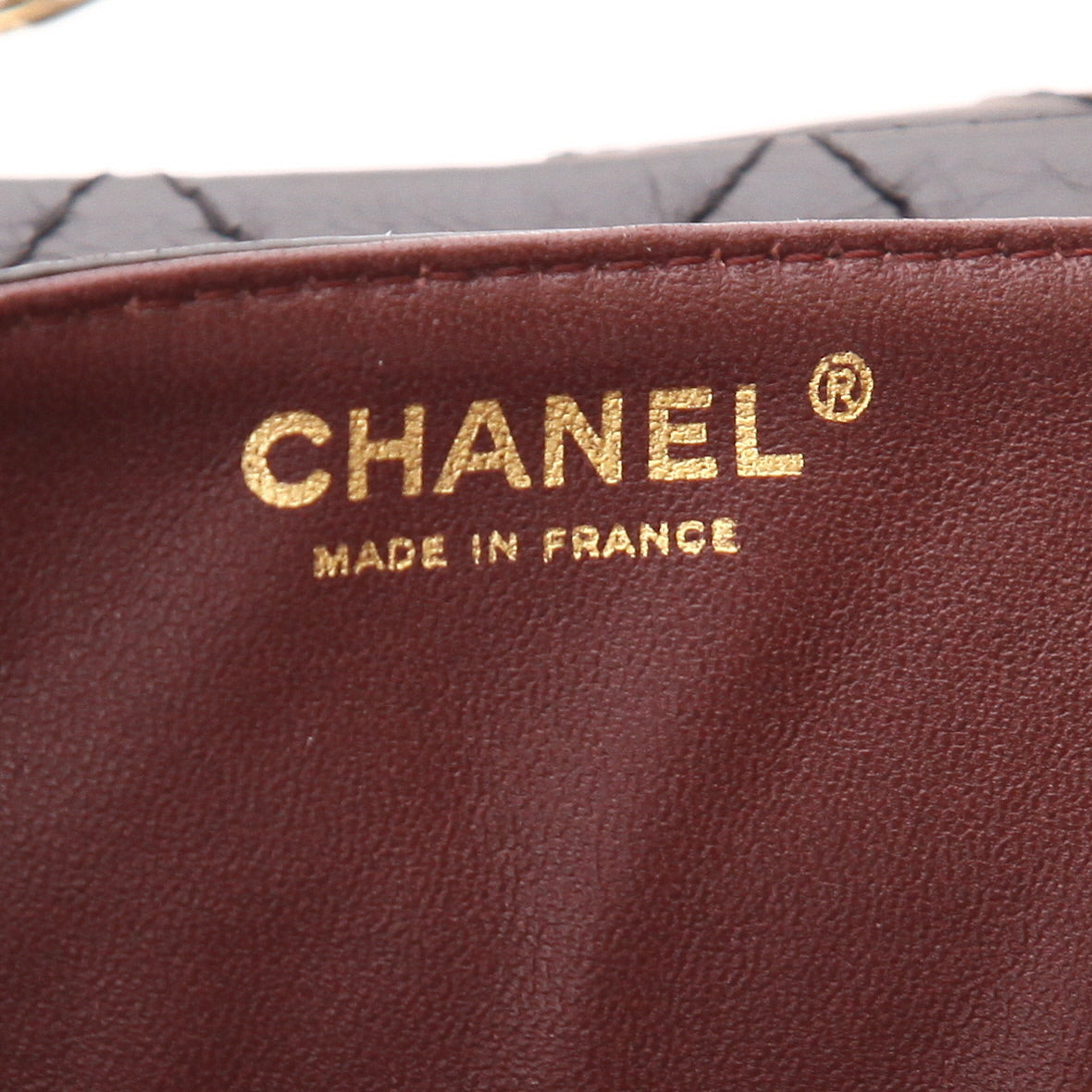 Chanel 2.55 handbag in black quilted leather - DETAIL 2