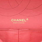 Chanel 2.55 shoulder bag in black chevron quilted leather - DETAIL 2