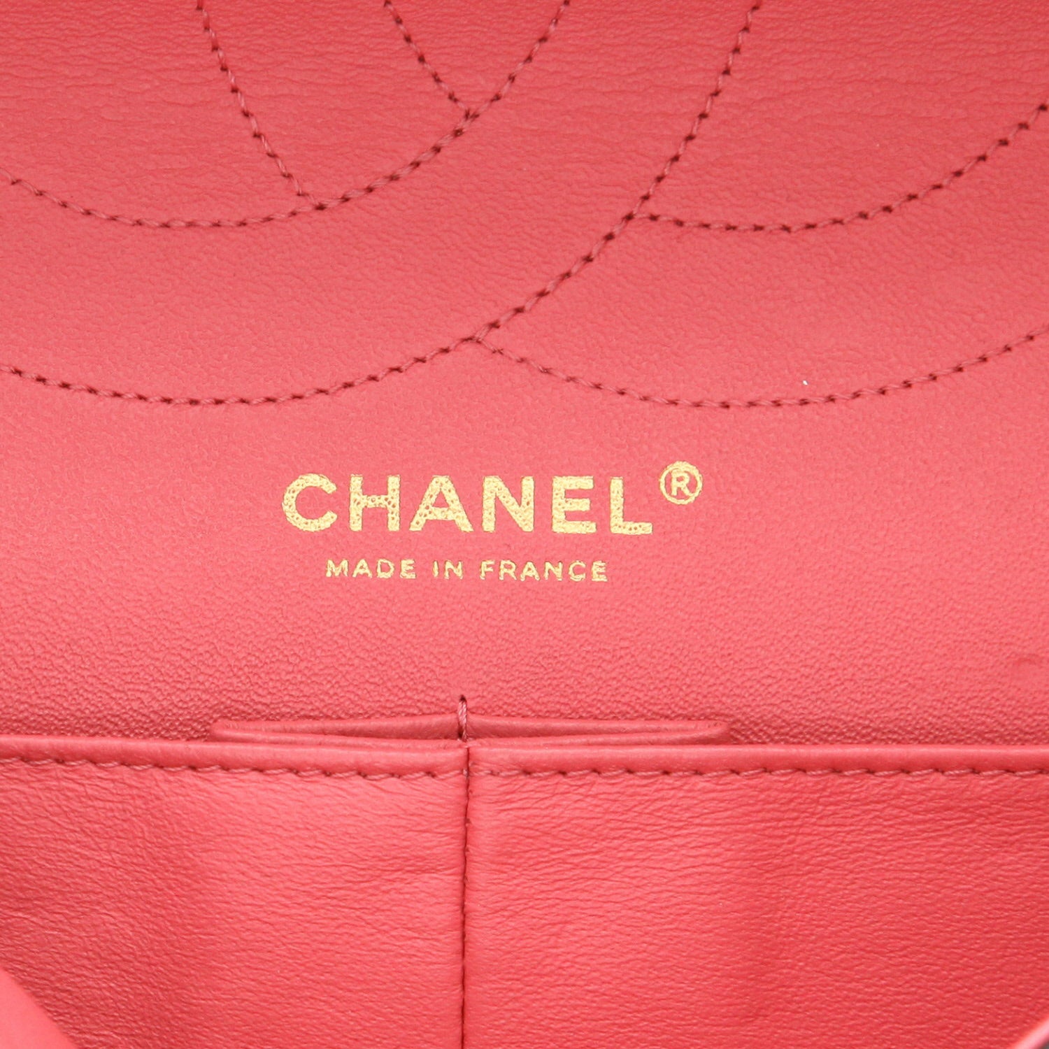 Chanel 2.55 shoulder bag in black chevron quilted leather - DETAIL 2