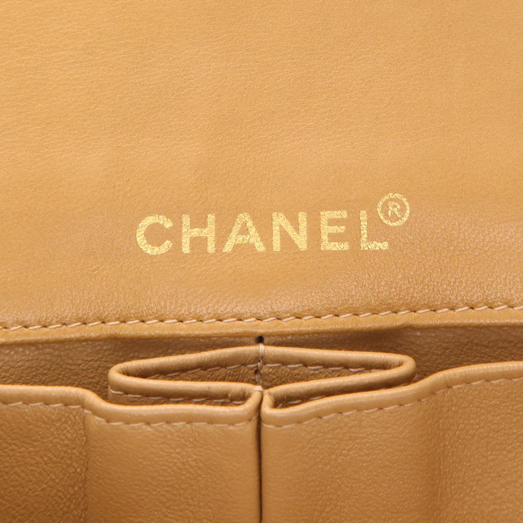 Chanel Choco bar handbag in beige quilted leather - DETAIL 2
