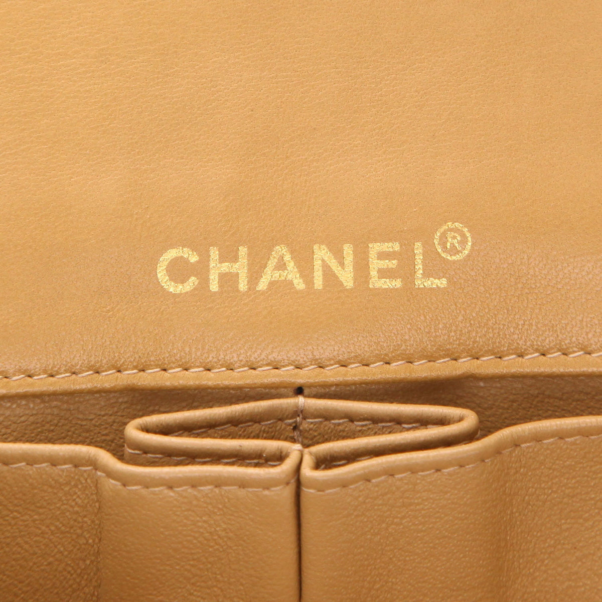 Chanel Choco bar handbag in beige quilted leather - DETAIL 2