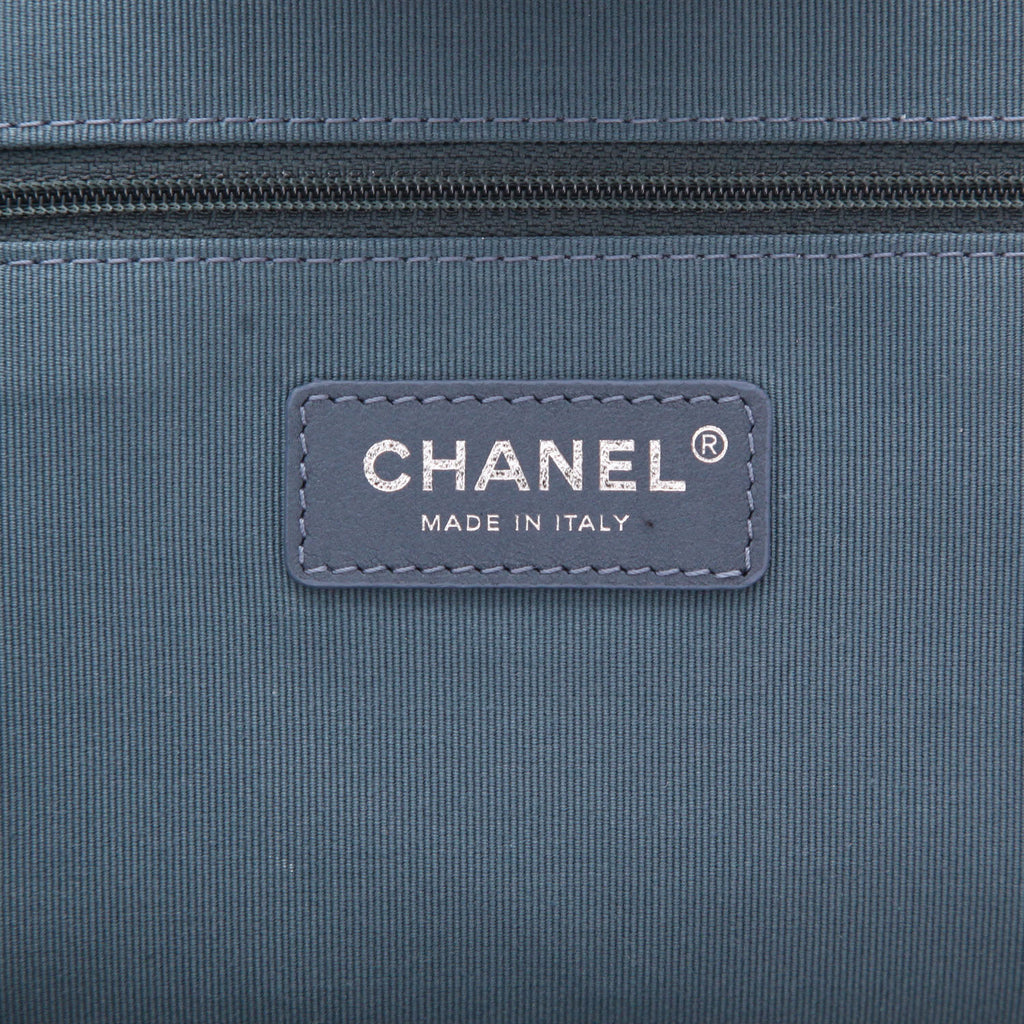 Chanel Deauville shopping bag in blue denim canvas - DETAIL 2