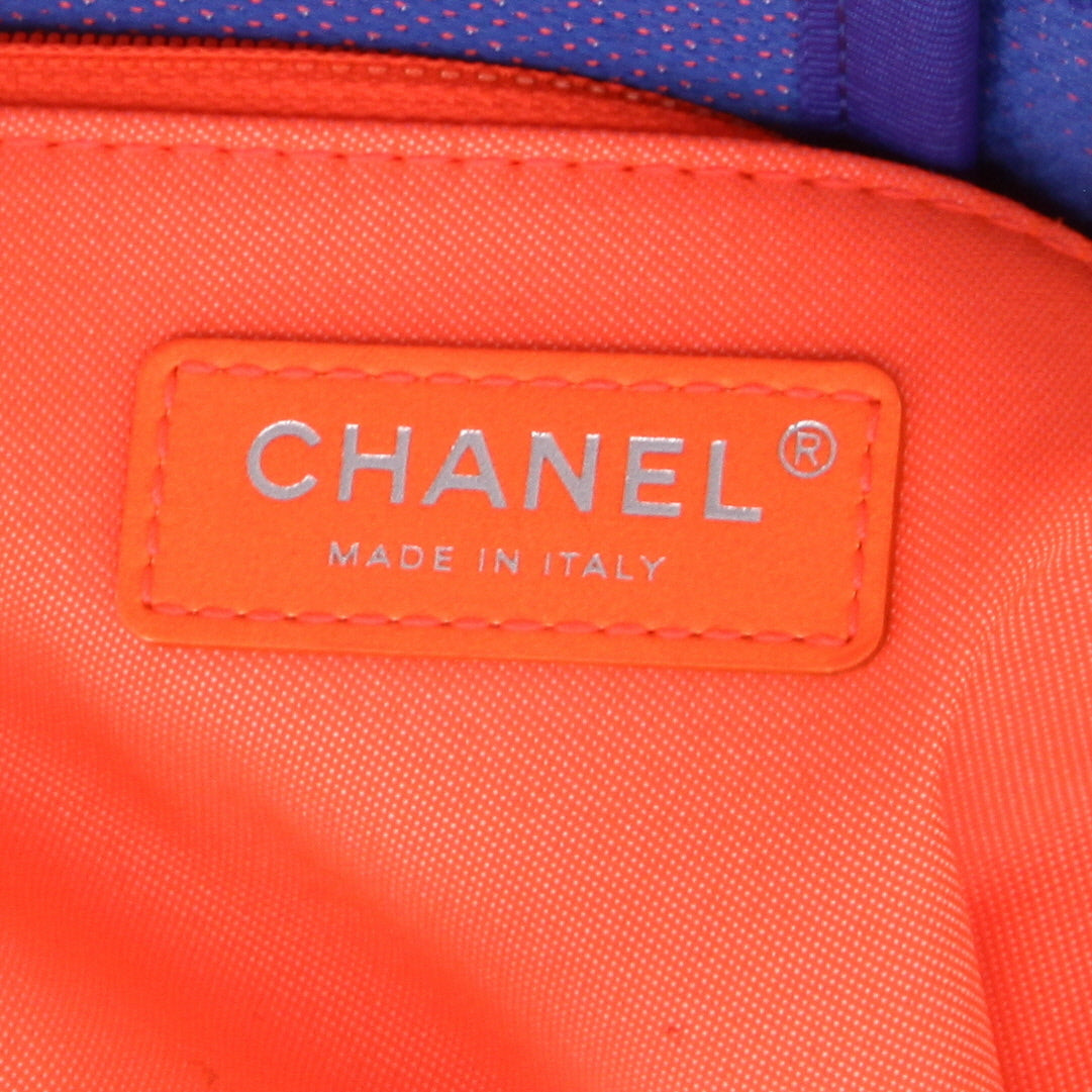 Chanel Deauville tote bag in electric blue and orange coated canvas and electric blue leather - DETAIL 2