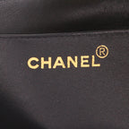 Chanel Diana shoulder bag in black quilted leather - DETAIL 2