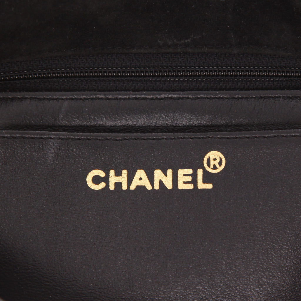 Chanel Diana shoulder bag in black Veau velours - DETAIL 2