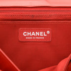 Chanel Editions Limitées shoulder bag in red chevron quilted leather - DETAIL 2