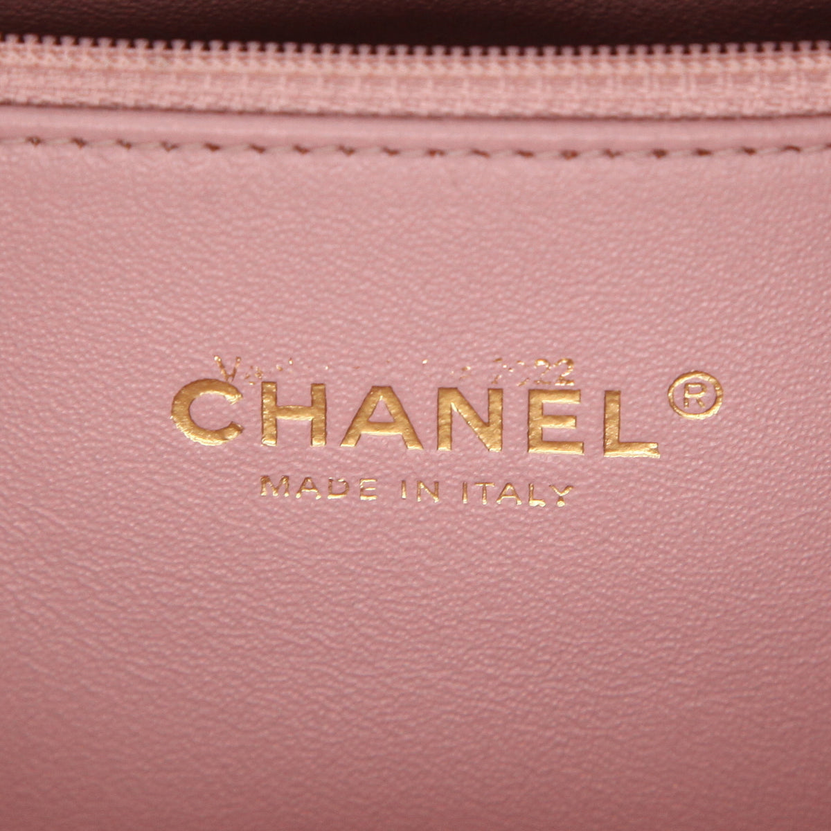 Chanel Executive handbag in pink grained leather - DETAIL 2