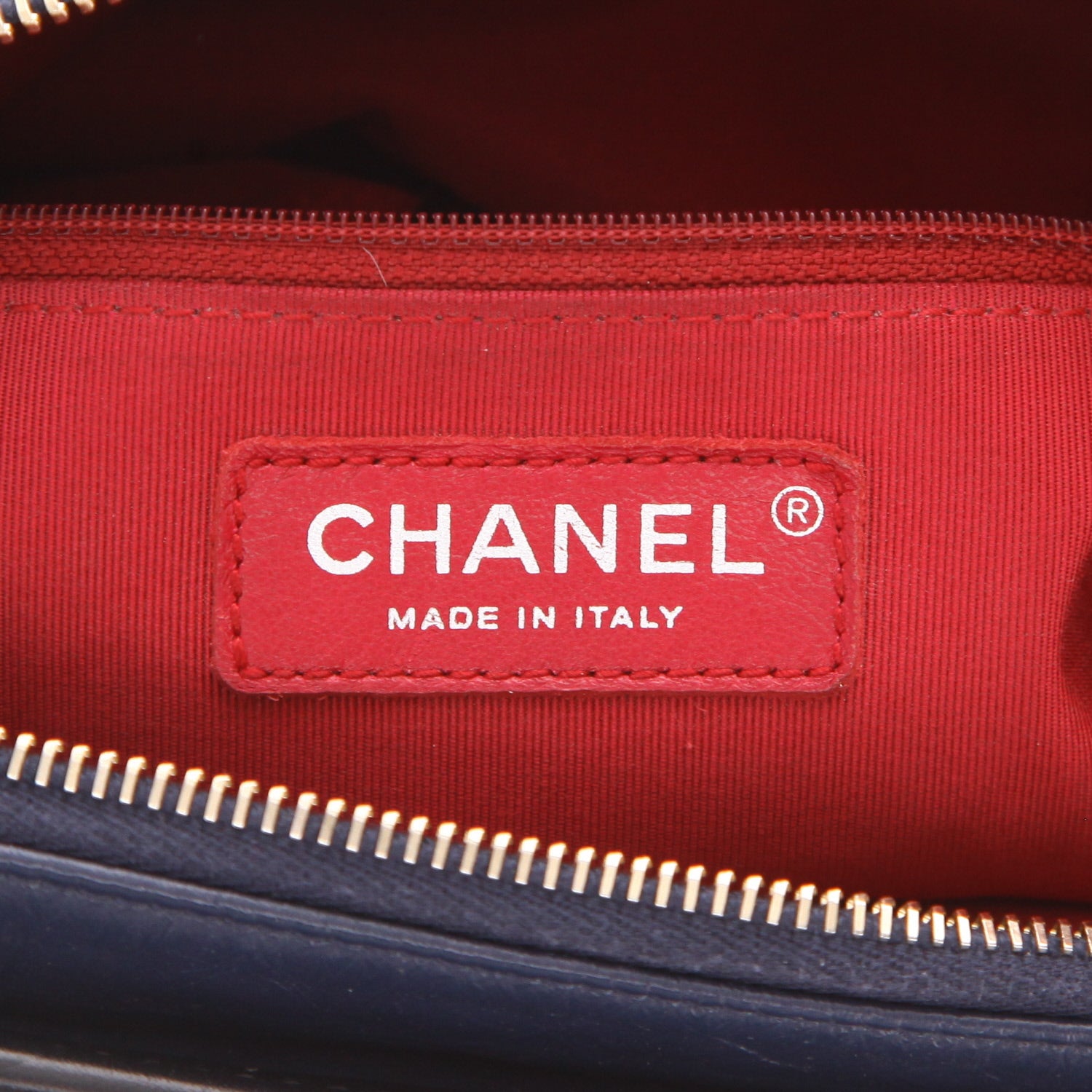 Chanel Gabrielle medium model shoulder bag in navy blue and black quilted leather - DETAIL 2