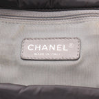 Chanel handbag in black quilted canvas - DETAIL 2