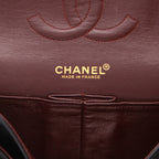 Chanel handbag in black quilted leather - DETAIL 2