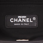 Chanel handbag in black quilted leather - DETAIL 2