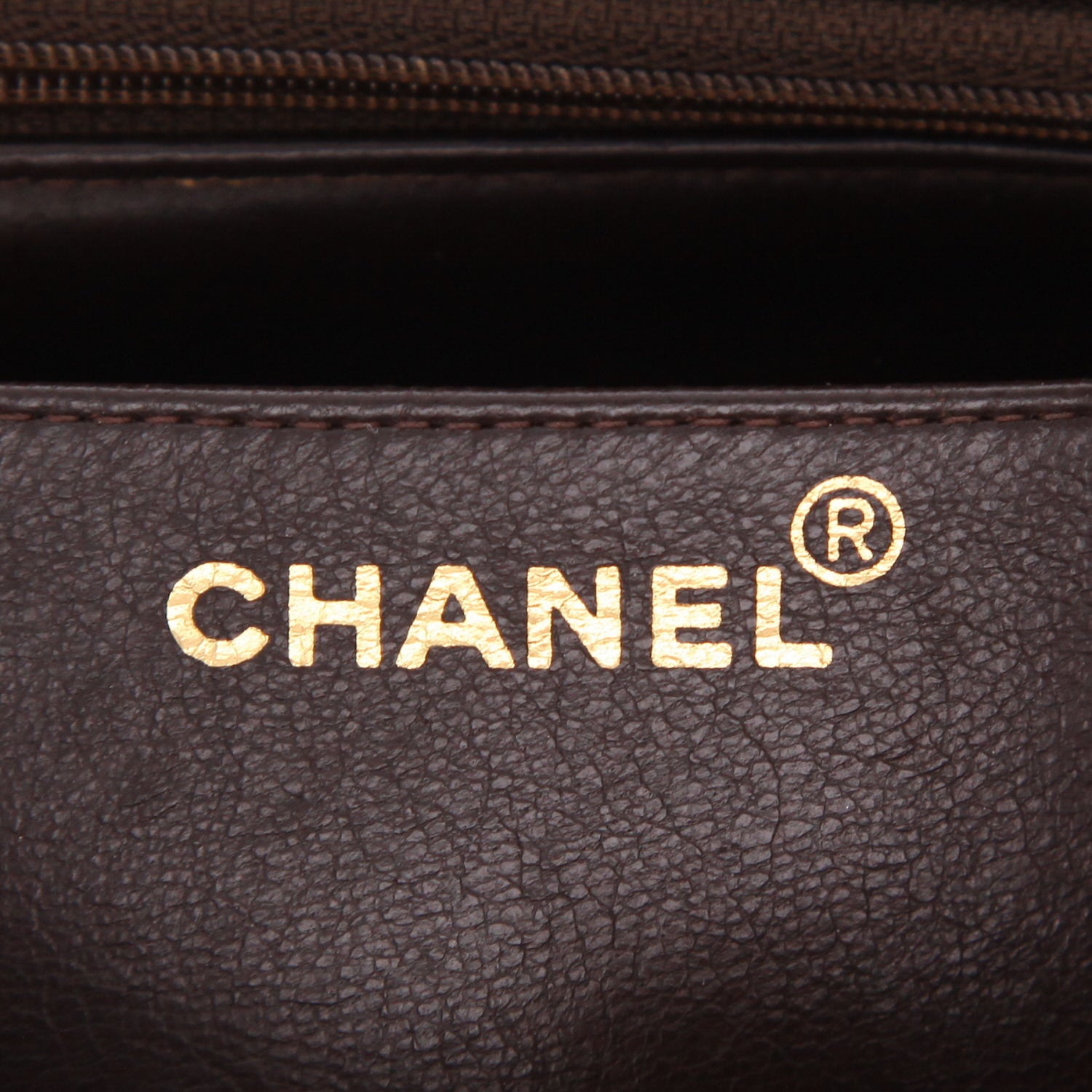 Chanel handbag in brown quilted leather - DETAIL 2