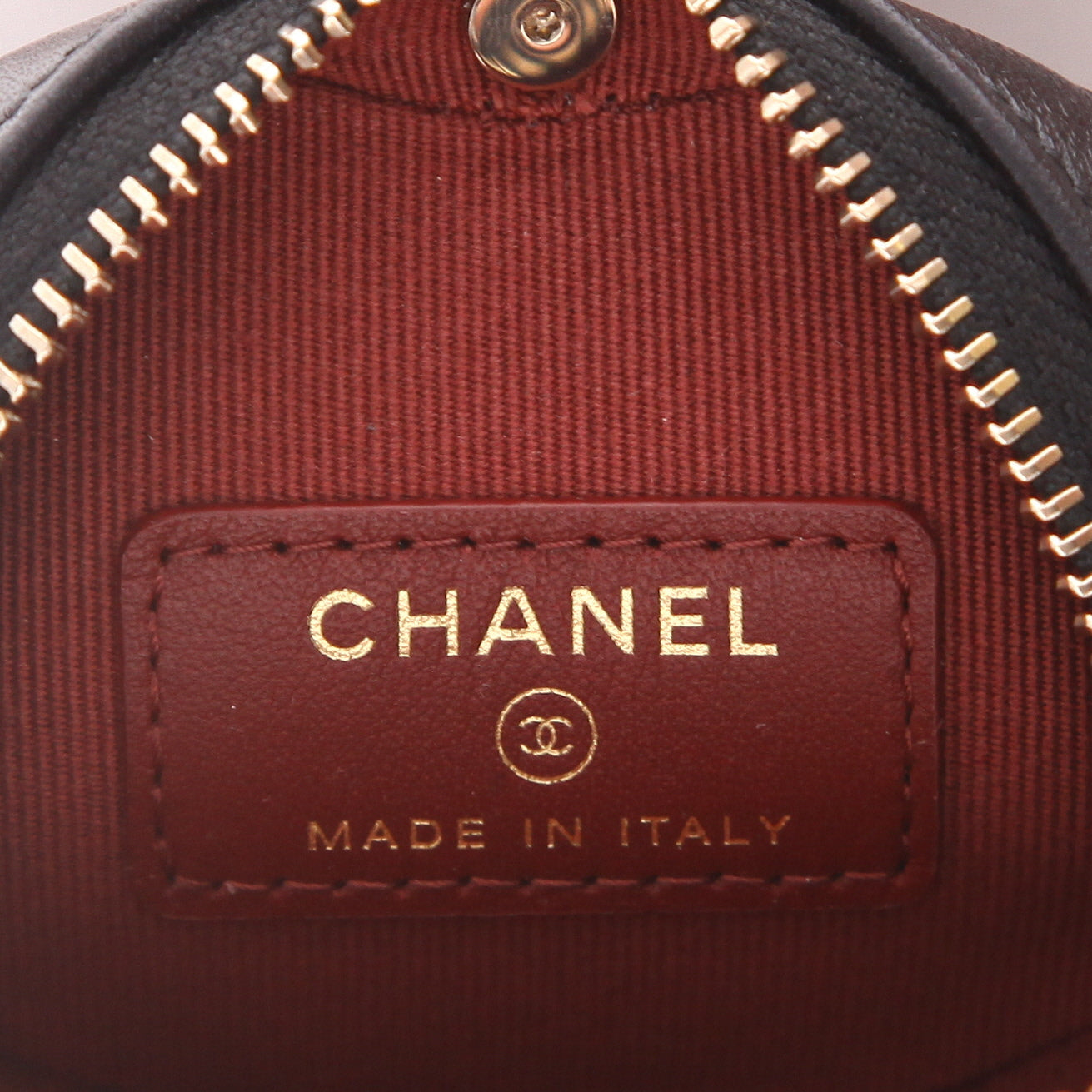 Chanel Heart bag mini shoulder bag in black quilted leather - DETAIL 2