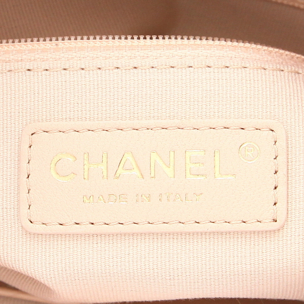 Chanel Hobo shoulder bag in powder pink quilted grained leather - DETAIL 2