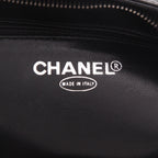 Chanel Medaillon handbag in black quilted grained leather - DETAIL 2