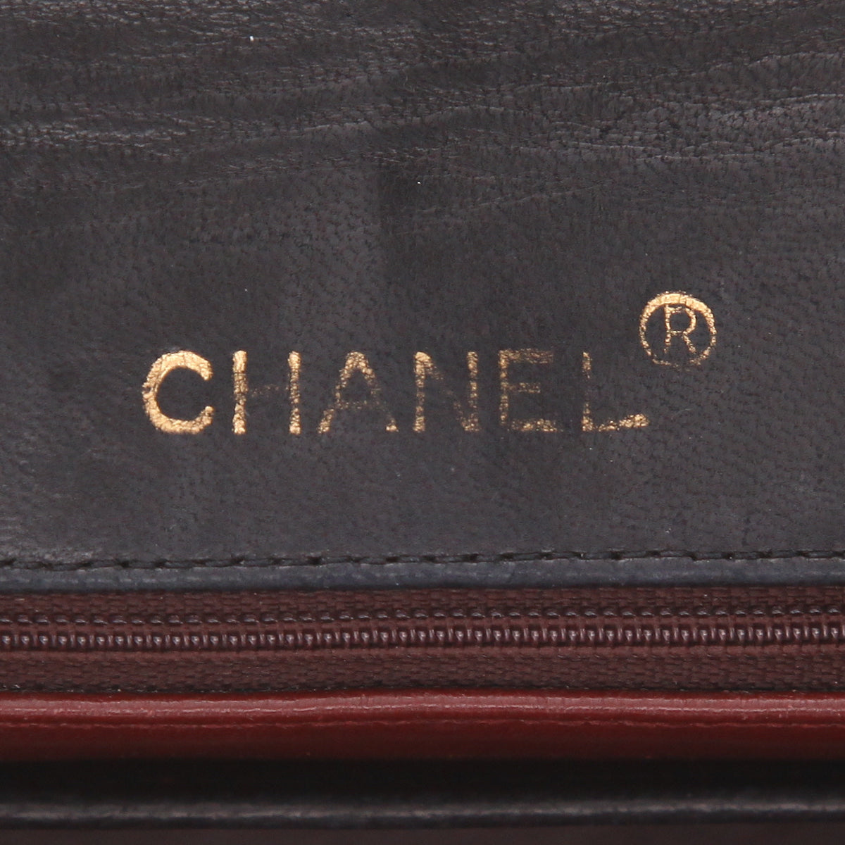 Chanel Mini Timeless handbag in black and burgundy quilted leather - DETAIL 2