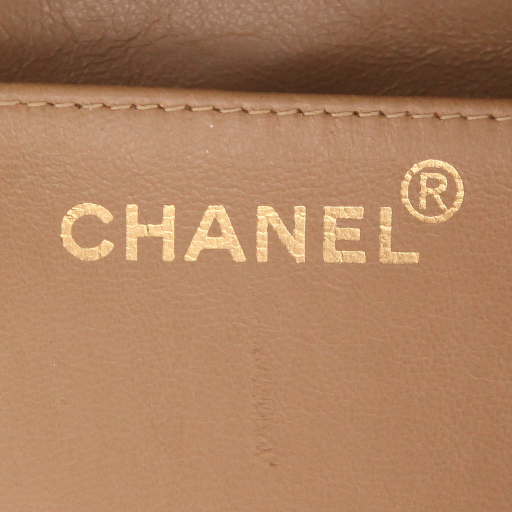 Chanel Mini Timeless shoulder bag in beige Veau velours - DETAIL 2