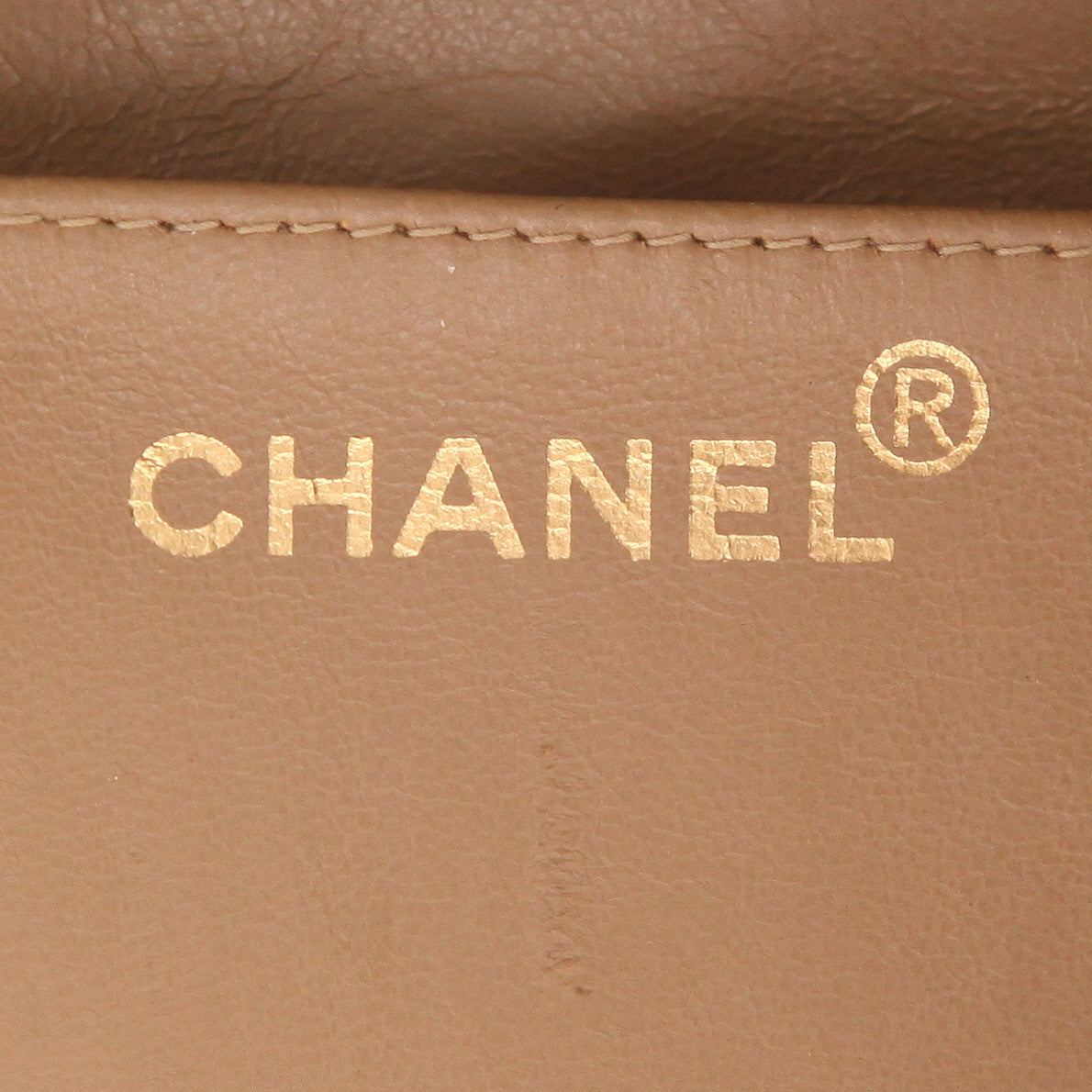 Chanel Mini Timeless shoulder bag in beige Veau velours - DETAIL 2
