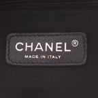 Chanel Petit Shopping handbag in white quilted leather - DETAIL 2