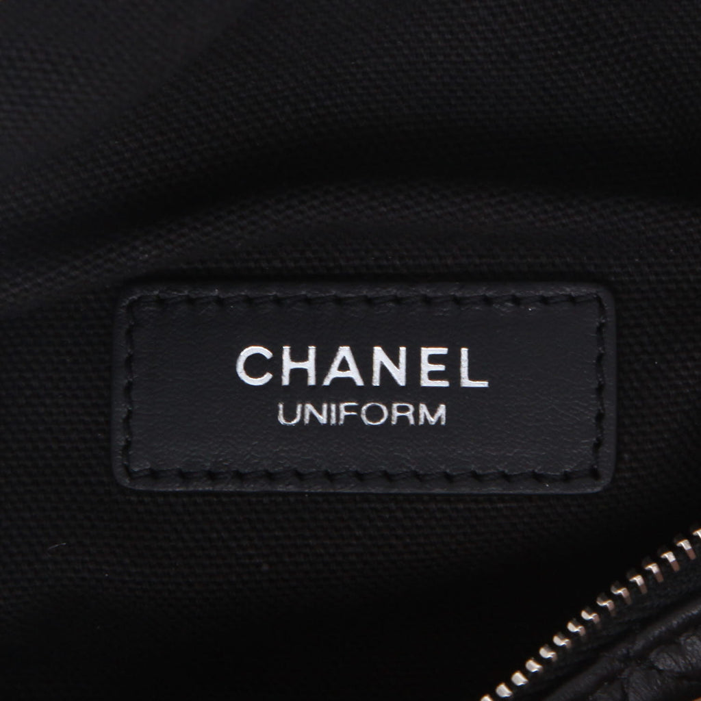 Chanel Pochette clutch-belt in black quilted leather - DETAIL 2