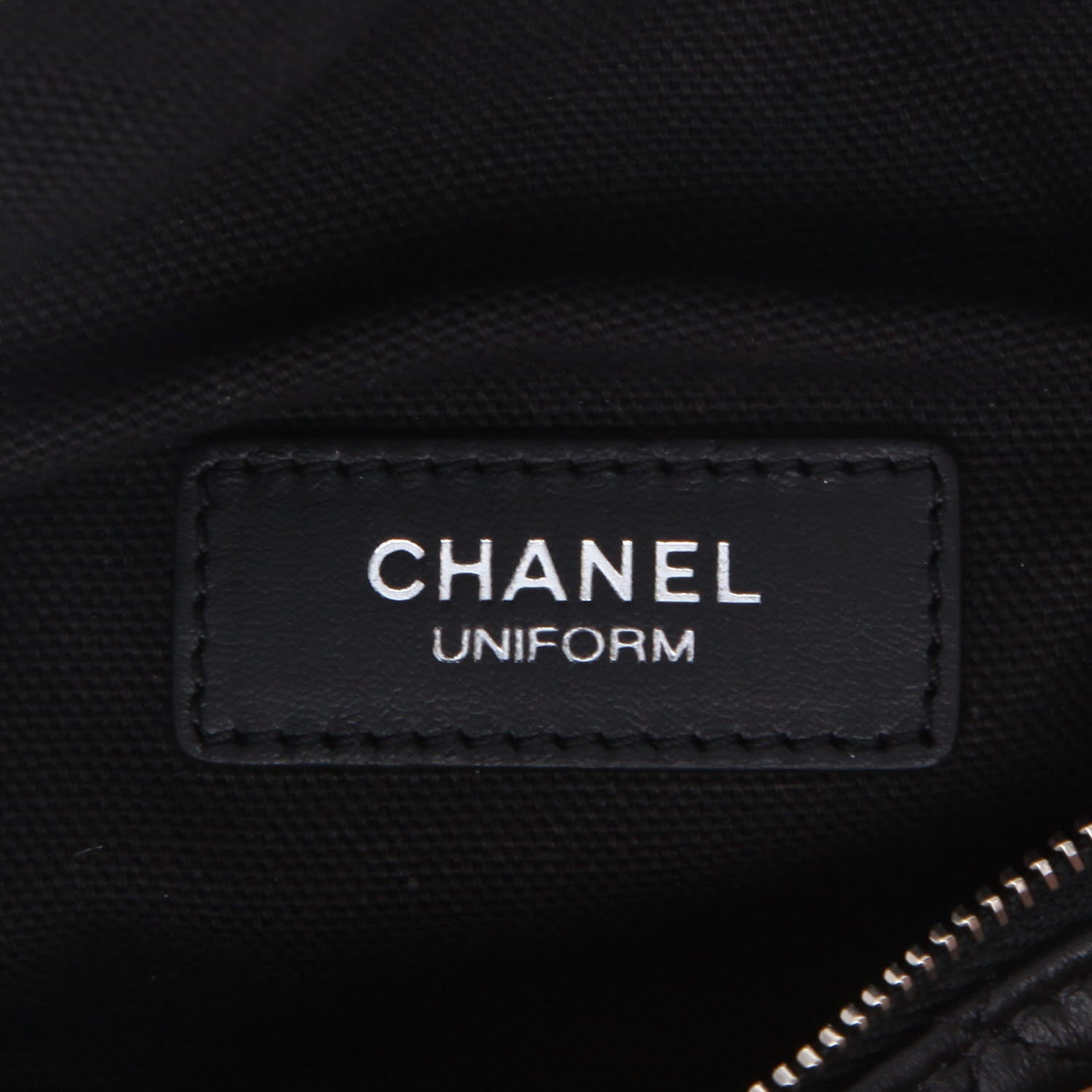 Chanel Pochette clutch-belt in black quilted leather - DETAIL 2