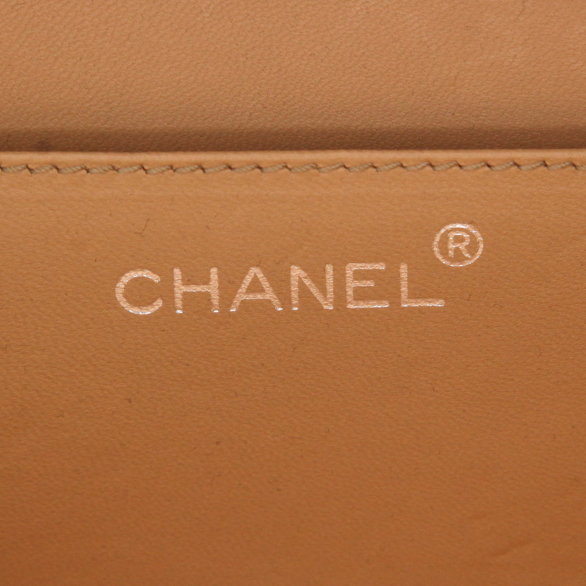 Chanel pouch in black plexiglas - DETAIL 2