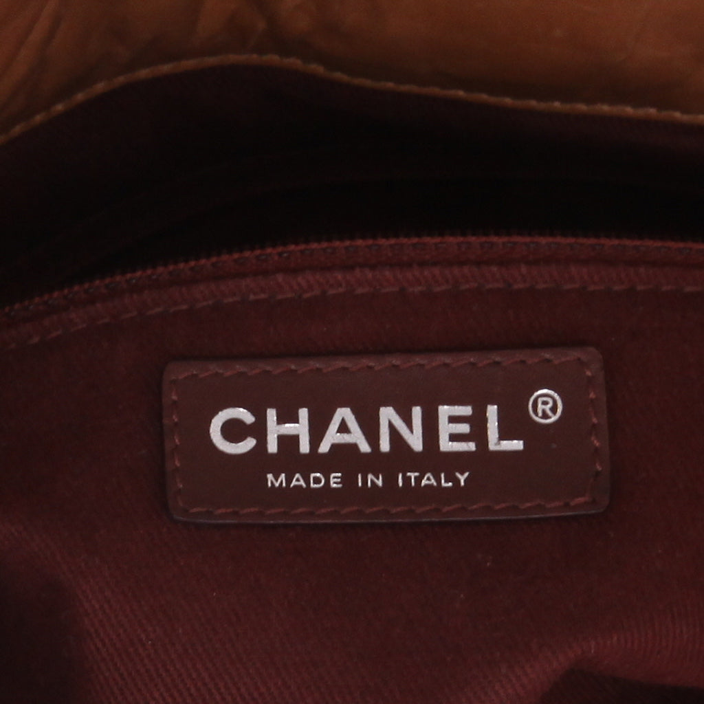 Chanel shopping bag in brown quilted leather - DETAIL 2