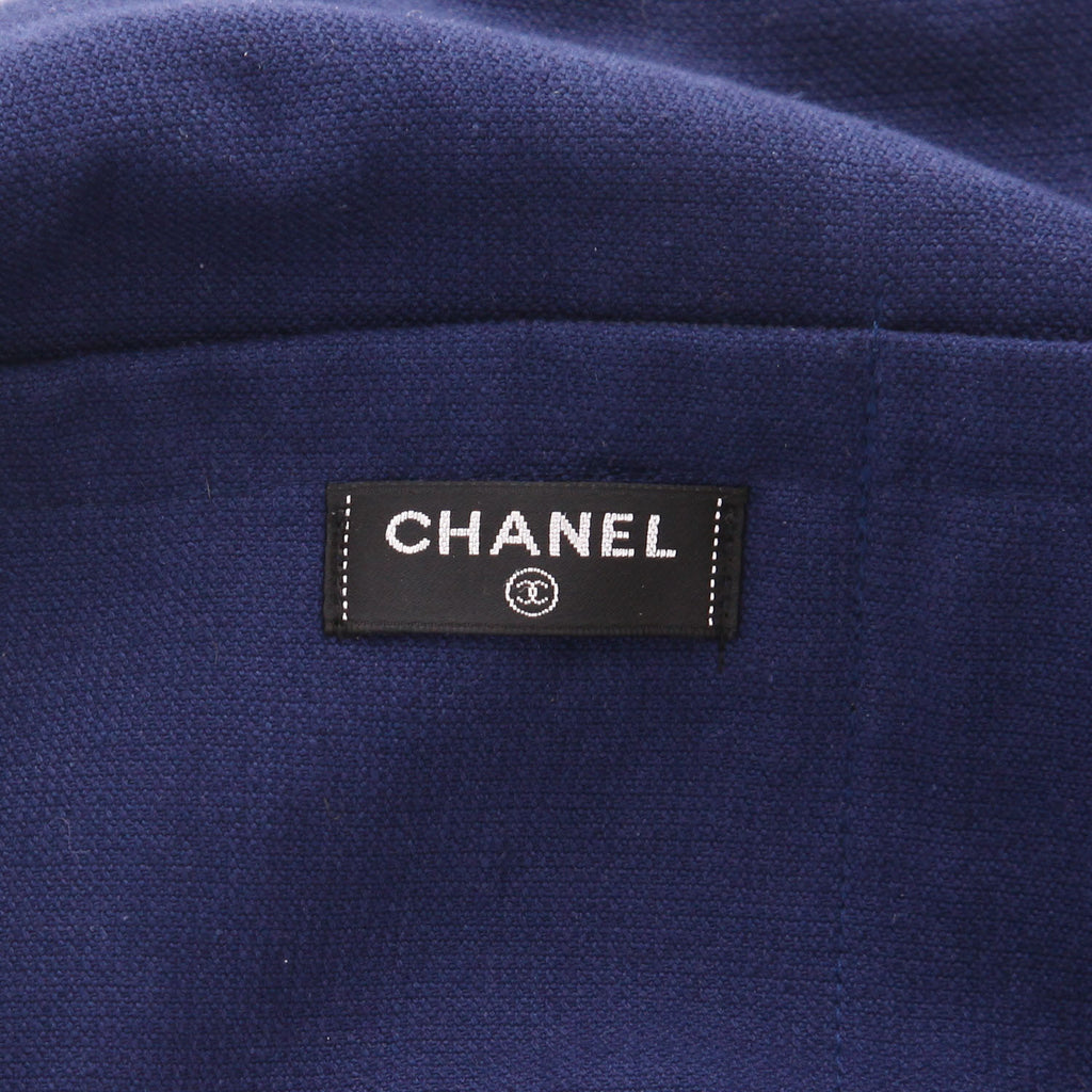 Chanel shopping bag in navy blue terry fabric - DETAIL 2