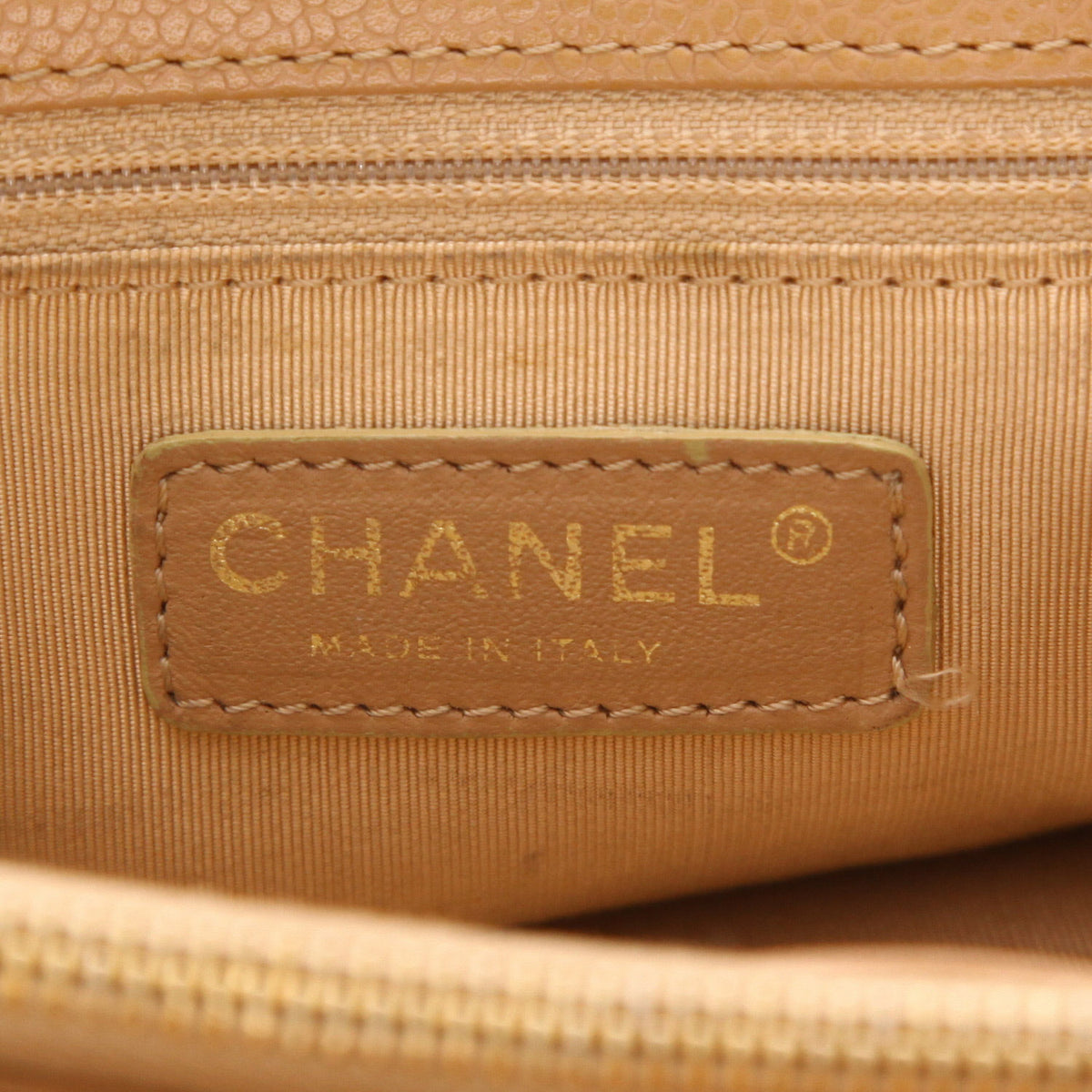 Chanel Shopping GST handbag in beige quilted grained leather - DETAIL 2
