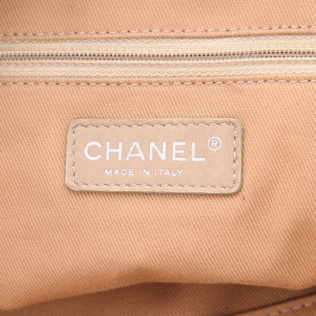 Chanel Grand Shopping large model shopping bag in beige quilted leather - DETAIL 2