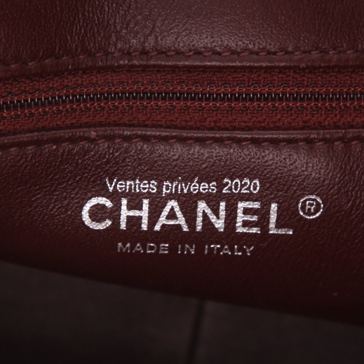 Chanel shoulder bag in black leather - DETAIL 2