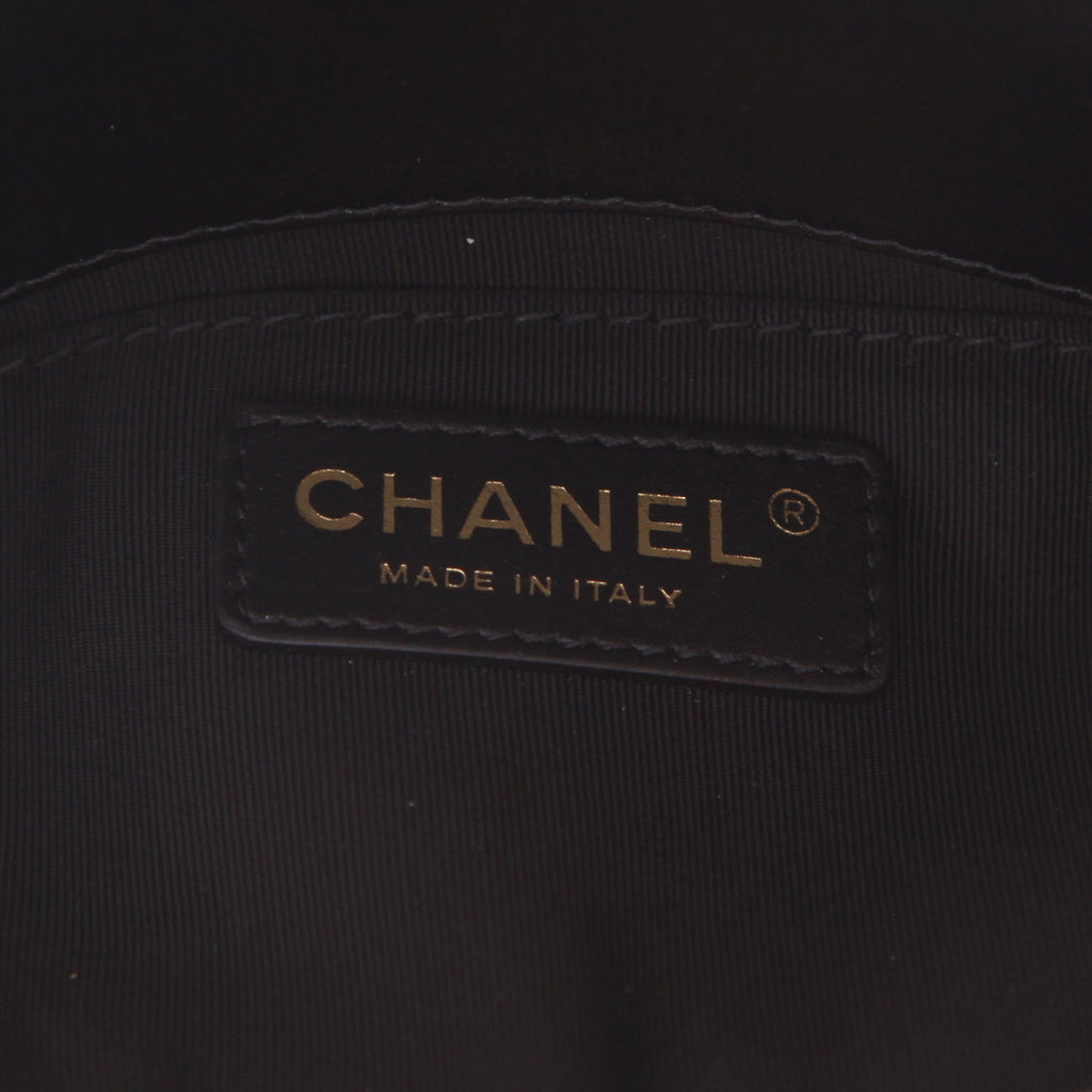 Chanel shoulder bag in black leather - DETAIL 2