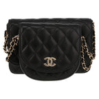 Chanel shoulder bag in black quilted leather - DETAIL 2