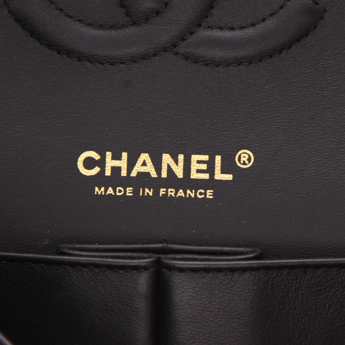 Chanel Timeless Classic handbag in black and white quilted leather - DETAIL 2